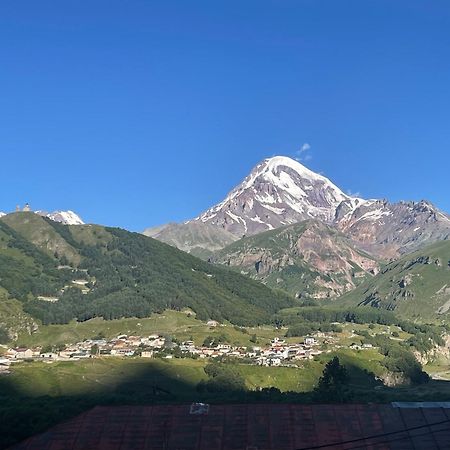 Sunny Guesthouse Kazbegi Bagian luar foto