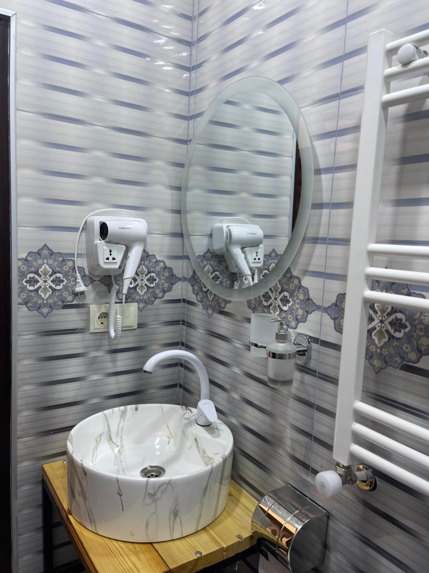 Sunny Guesthouse Kazbegi Bagian luar foto