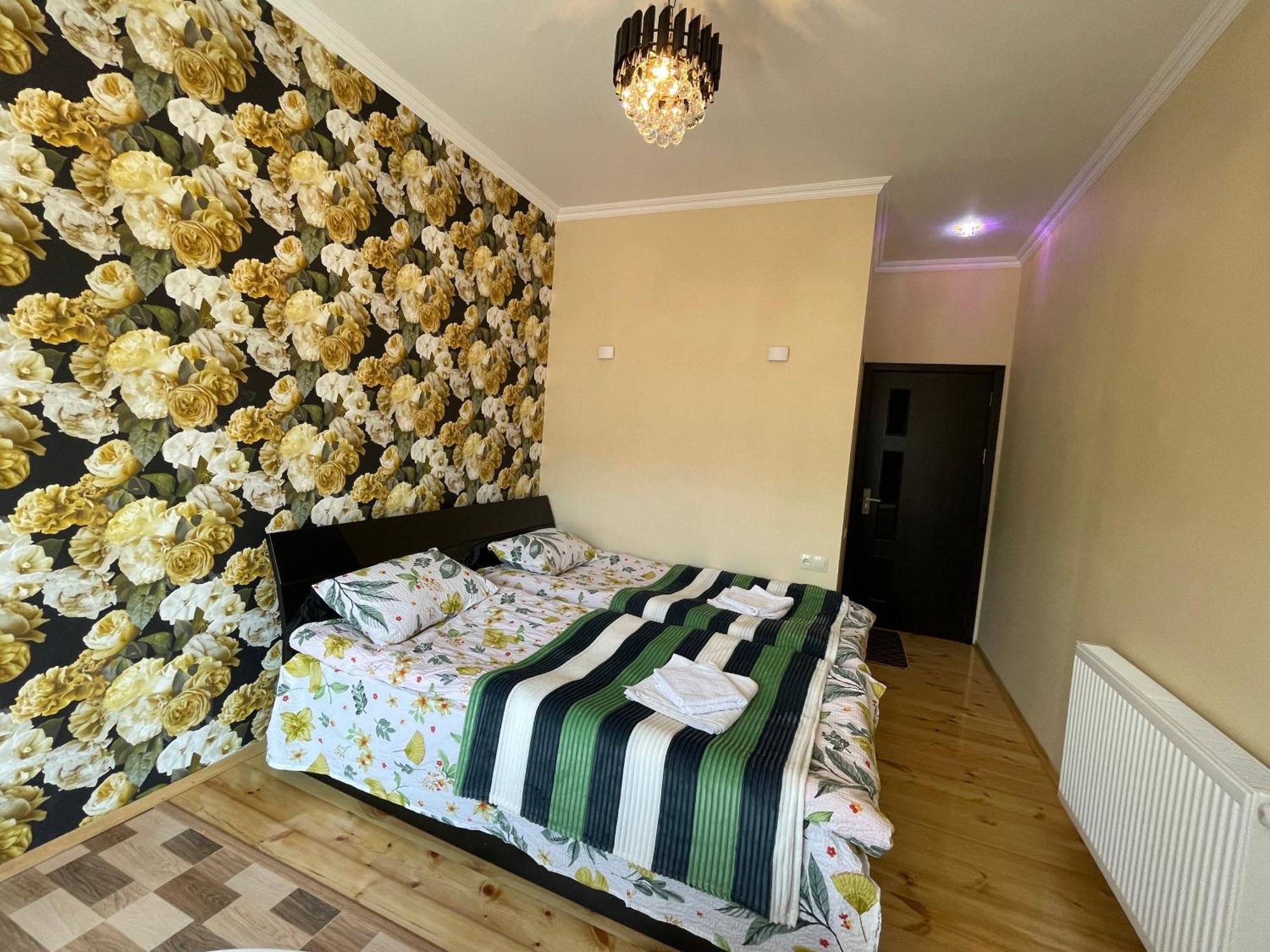 Sunny Guesthouse Kazbegi Bagian luar foto