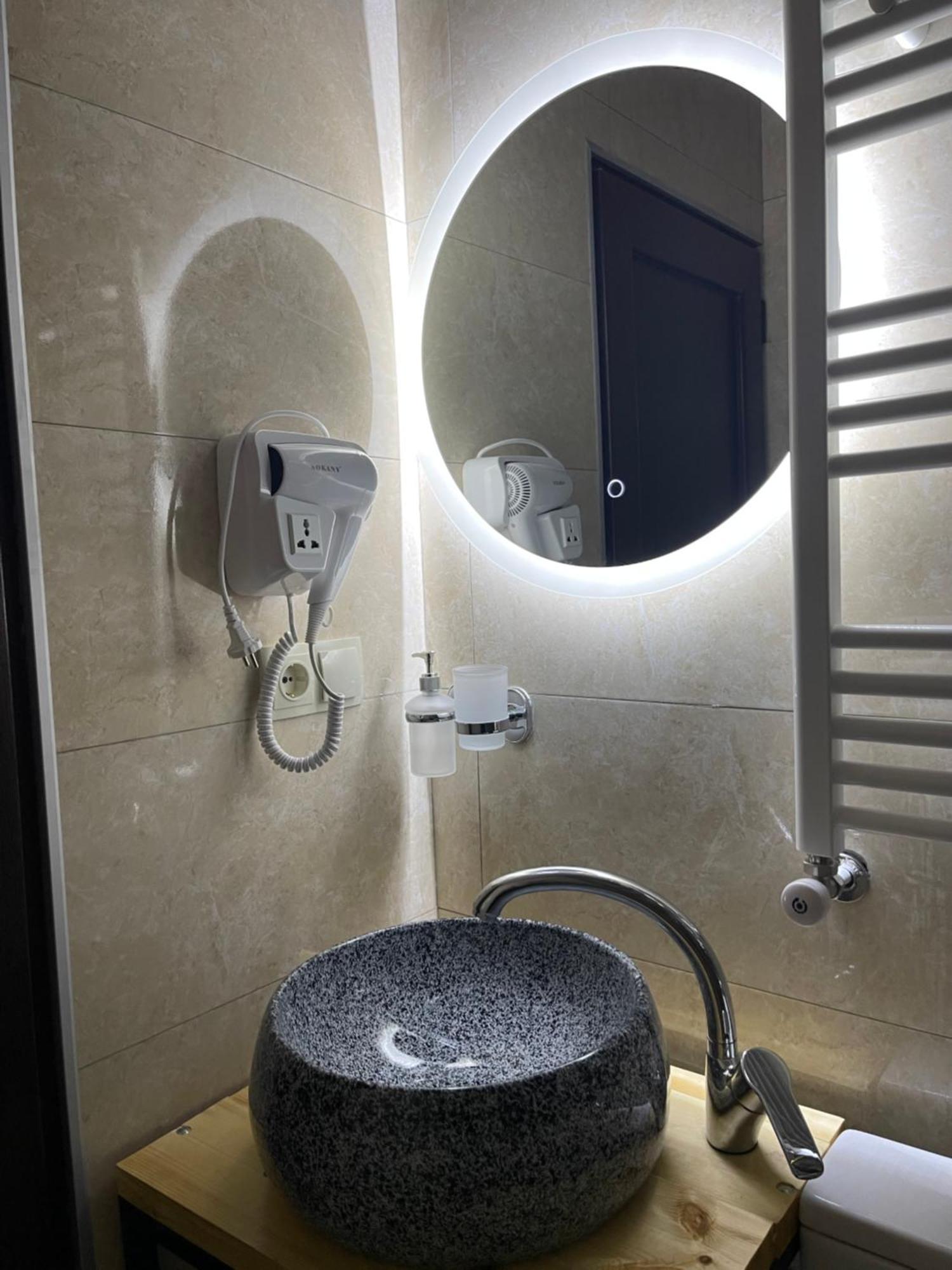 Sunny Guesthouse Kazbegi Bagian luar foto