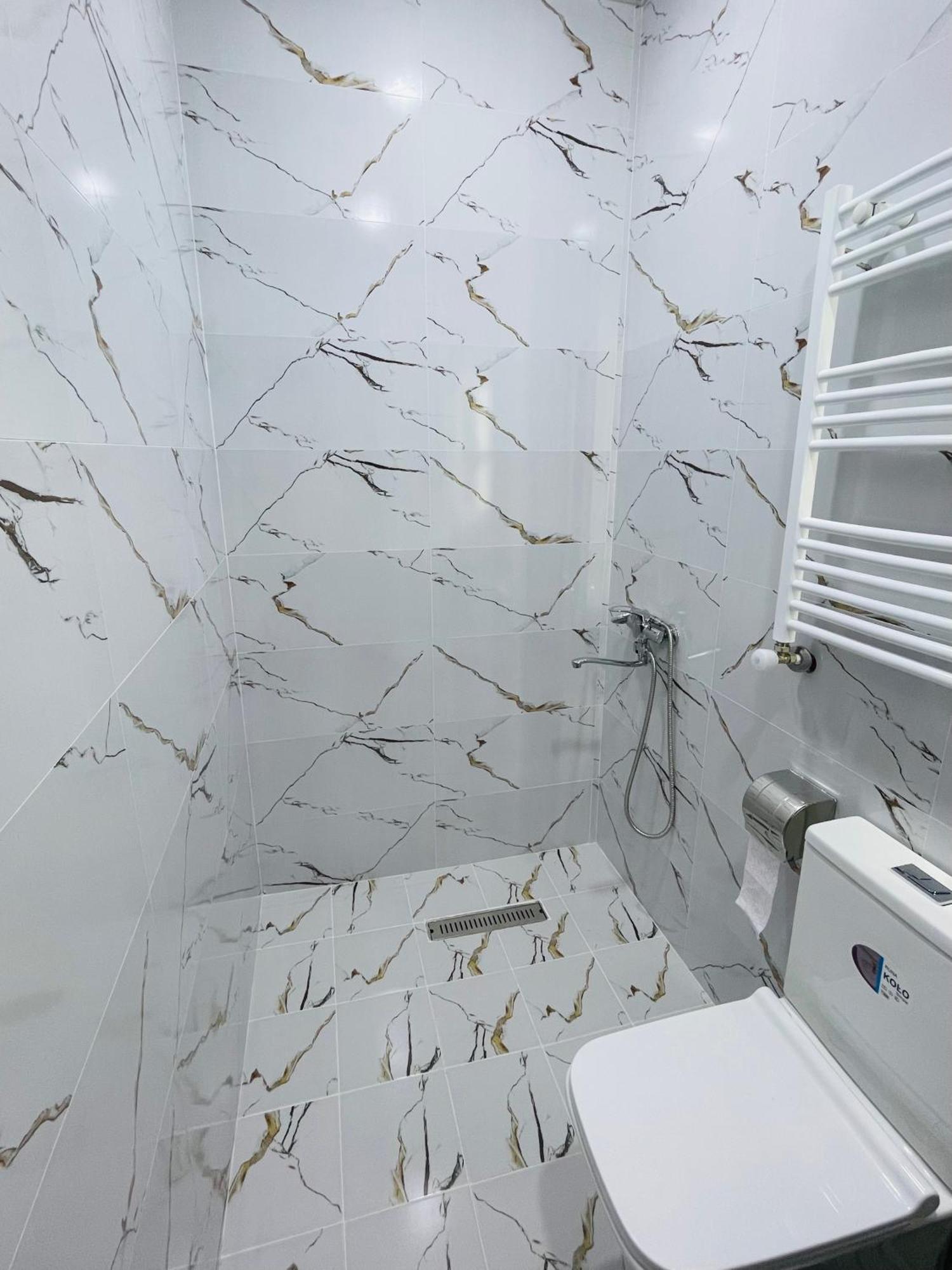 Sunny Guesthouse Kazbegi Bagian luar foto