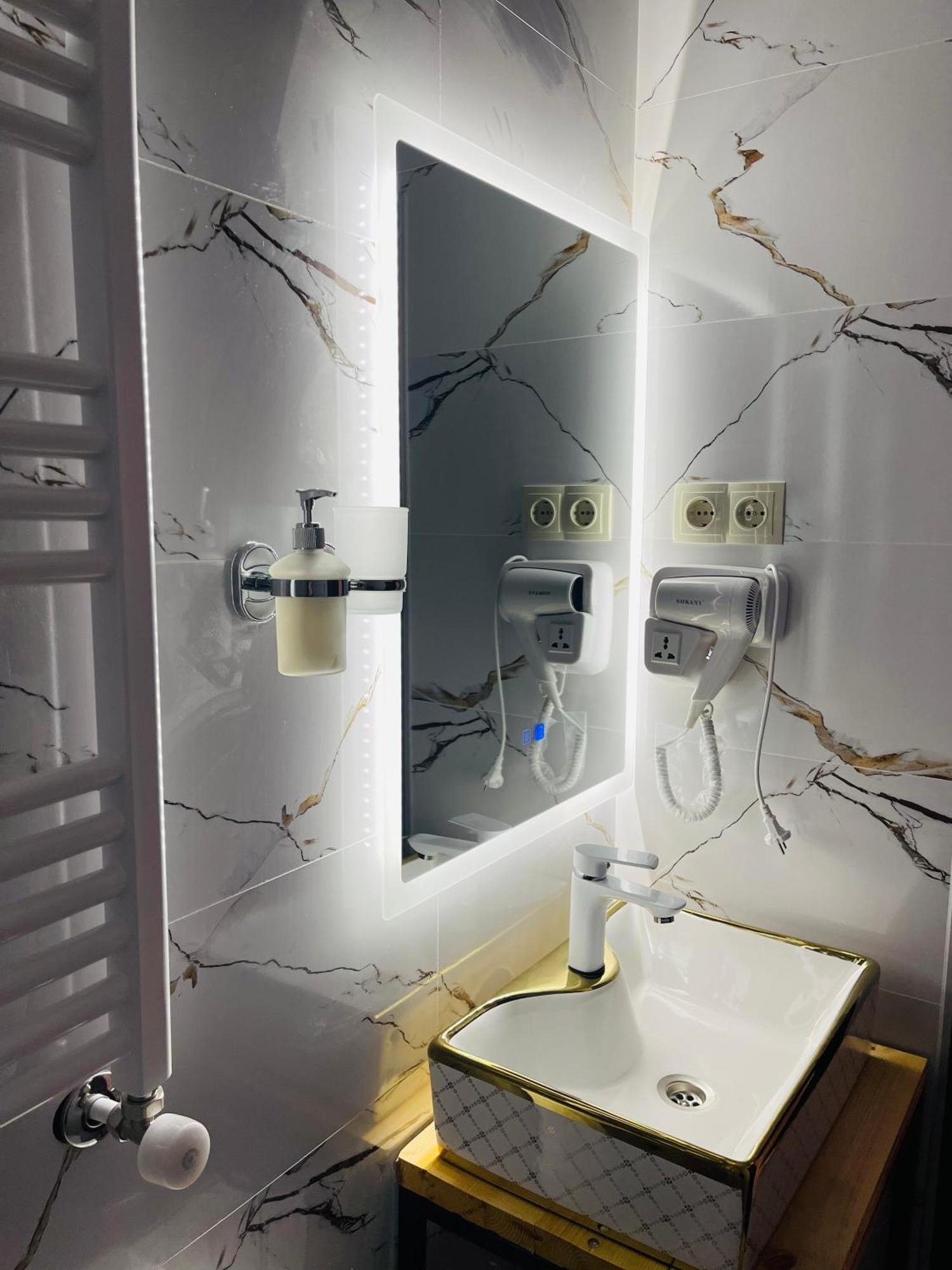 Sunny Guesthouse Kazbegi Bagian luar foto