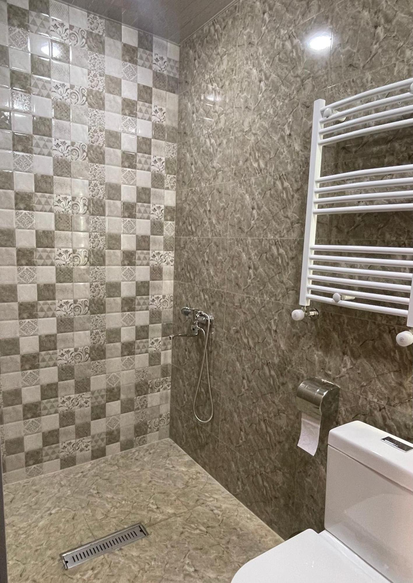 Sunny Guesthouse Kazbegi Bagian luar foto