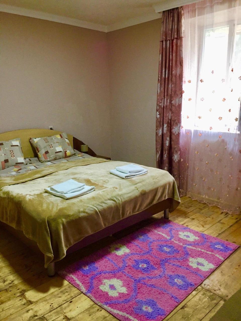 Sunny Guesthouse Kazbegi Bagian luar foto