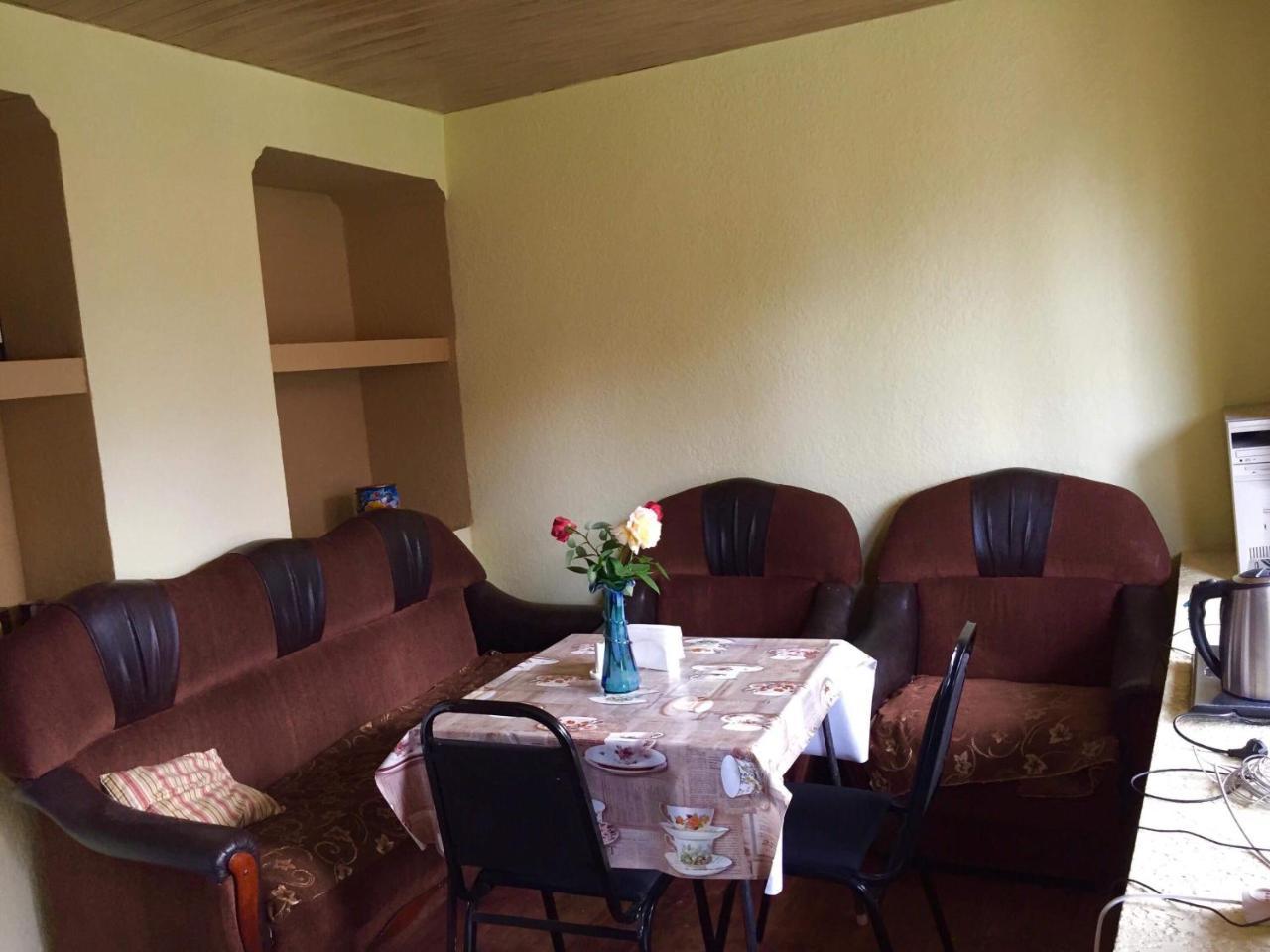 Sunny Guesthouse Kazbegi Bagian luar foto
