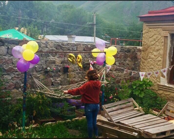 Sunny Guesthouse Kazbegi Bagian luar foto